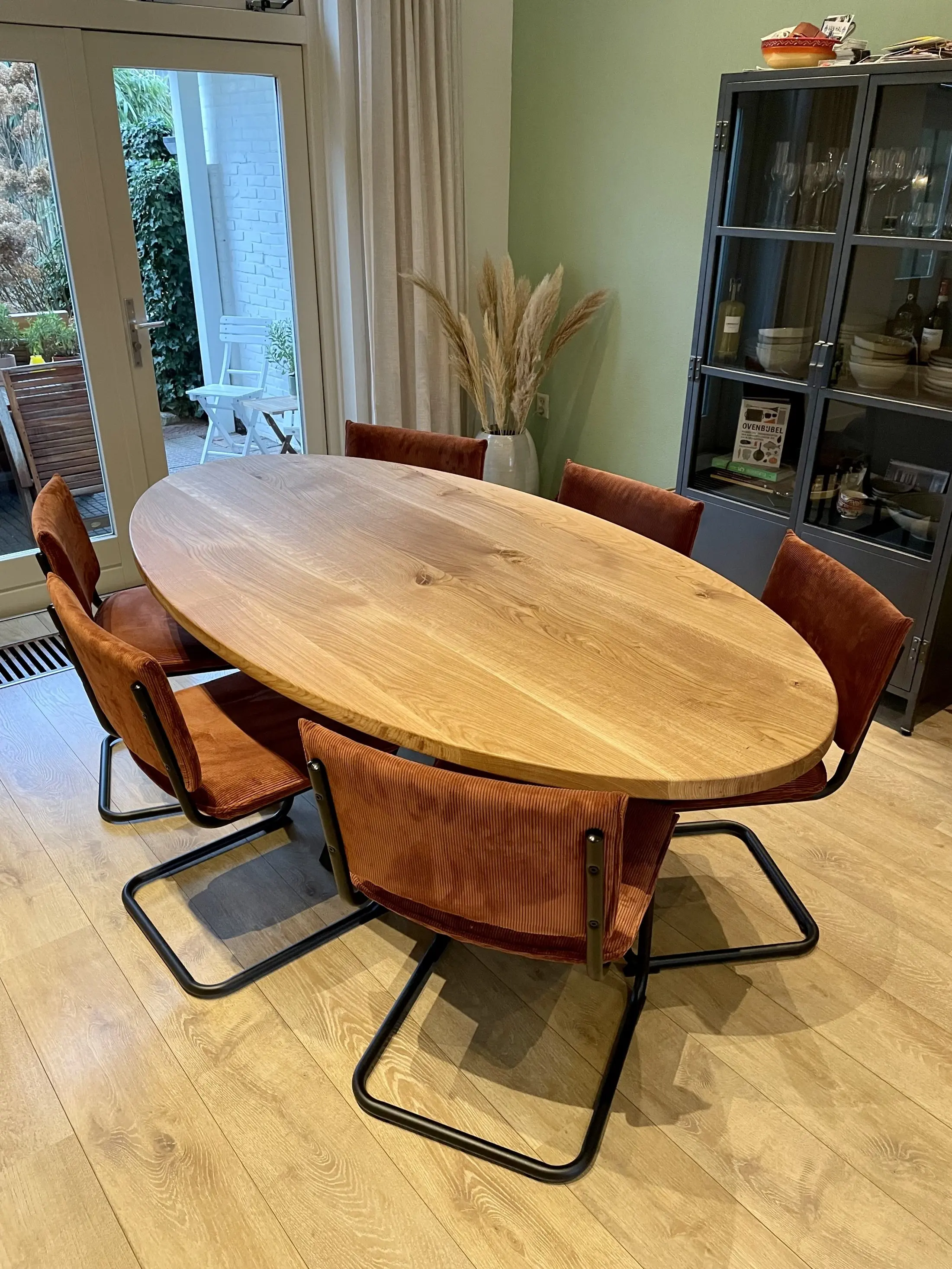 Ovale tafels - tuls-meubel-design-ovale-tafel-floor-3