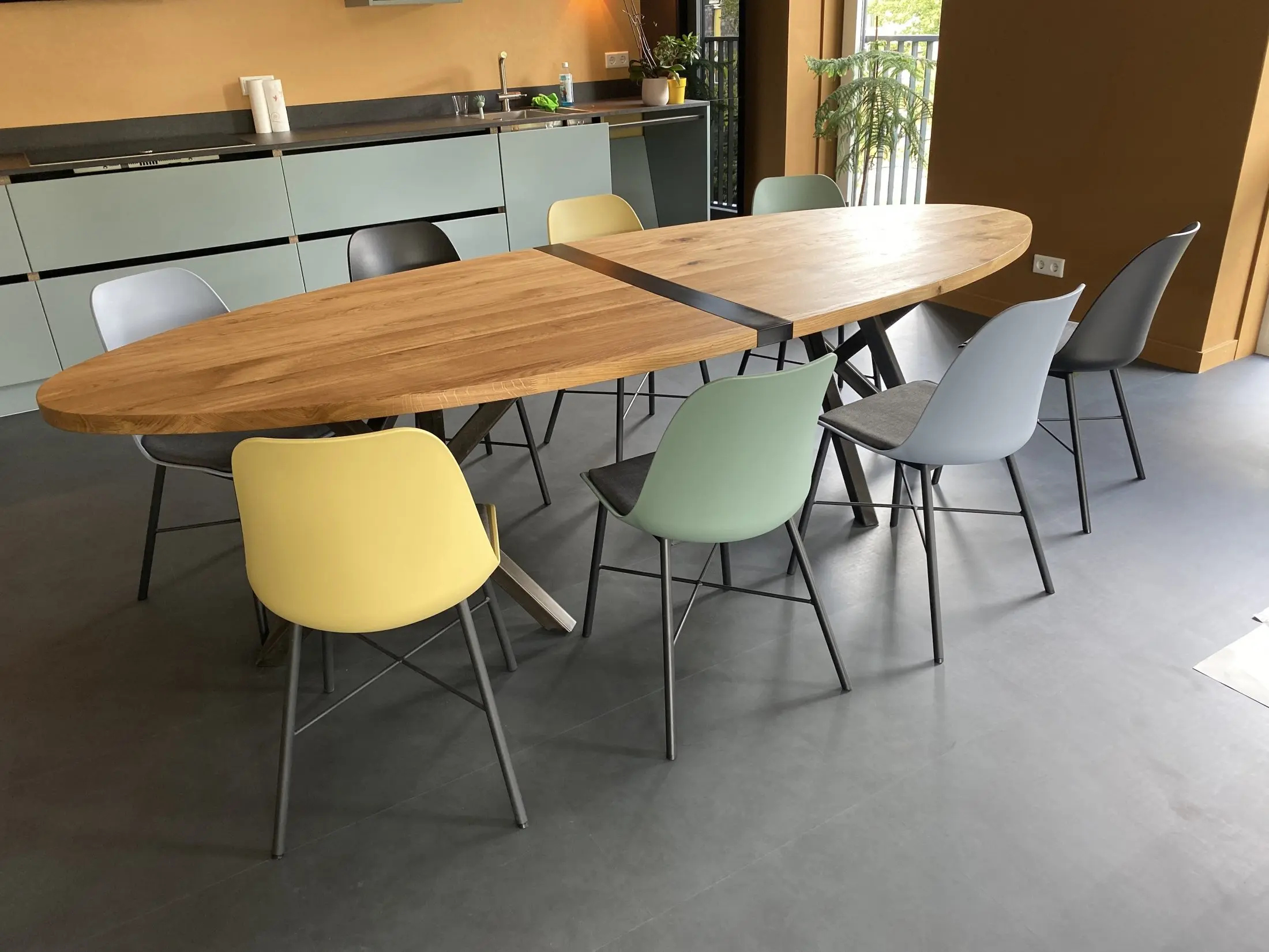 Ovale tafels - tuls-meubel-design-ovale-tafel-jacques-4